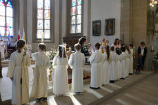 Feier der 1. Heiligen Kommunion in Sankt Crescentius (Foto: Karl-Franz Thiede)